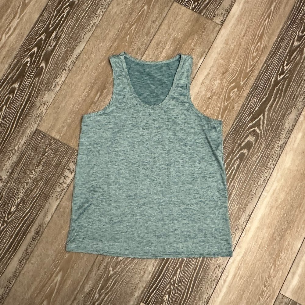 NWOT! Real Essentials Sz M Racerback Tank Top Dry Fit Space Dye Green